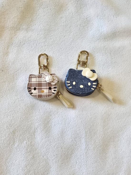 Hello Kitty Accessories - Hello Kitty Cream Plaid & Denim Cat Bag Charm/Keychain with Gold Clip
